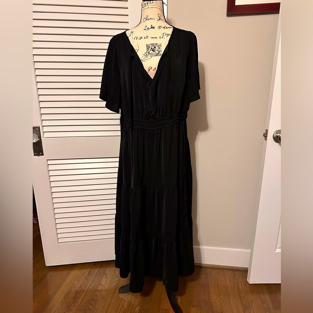 Black torrid V neck tea length dress Size 1X